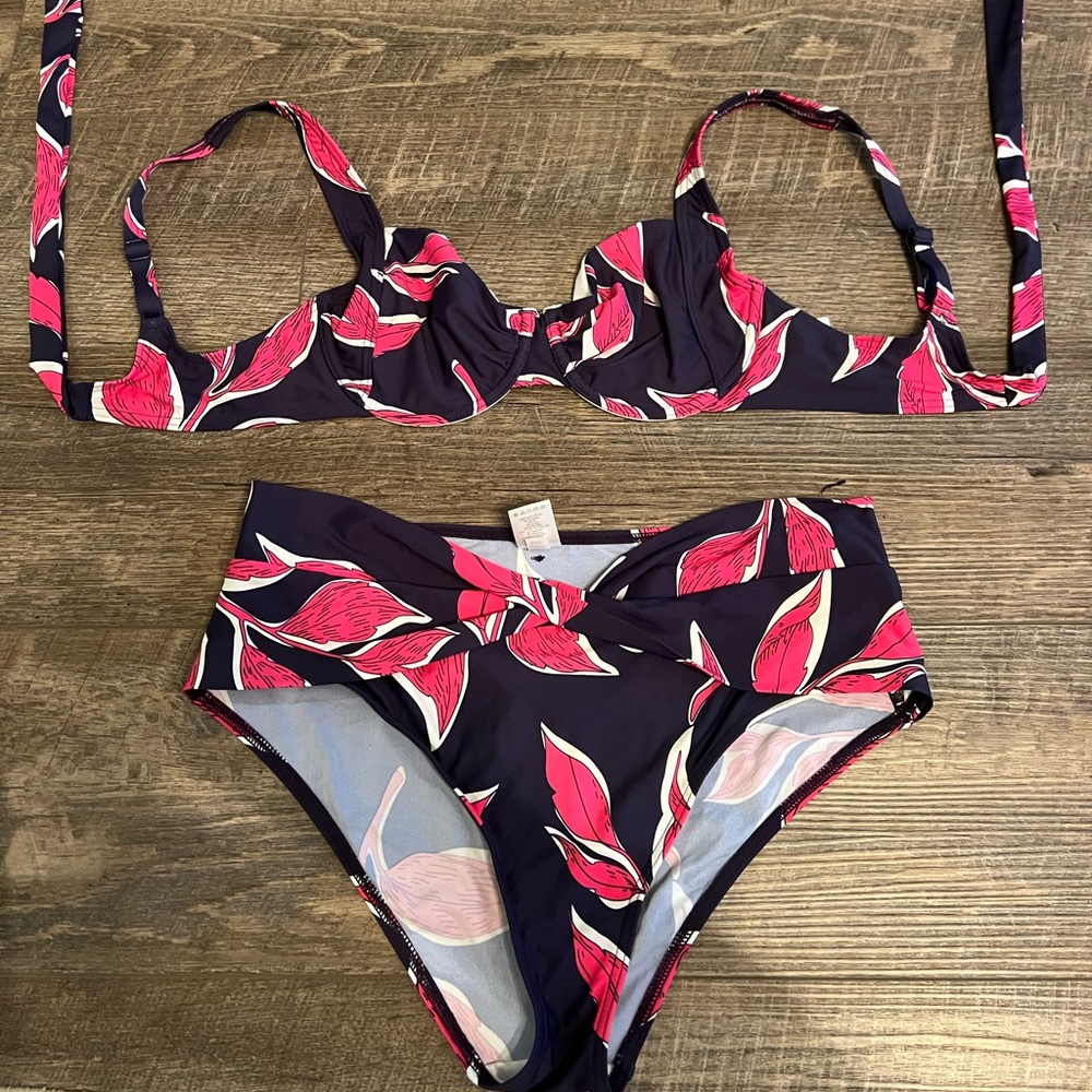 VENUS Navy and Pink Floral Bikini